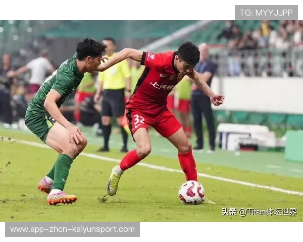 上海海港莱昂纳多边路突破策动进攻，助力球队巩固胜势