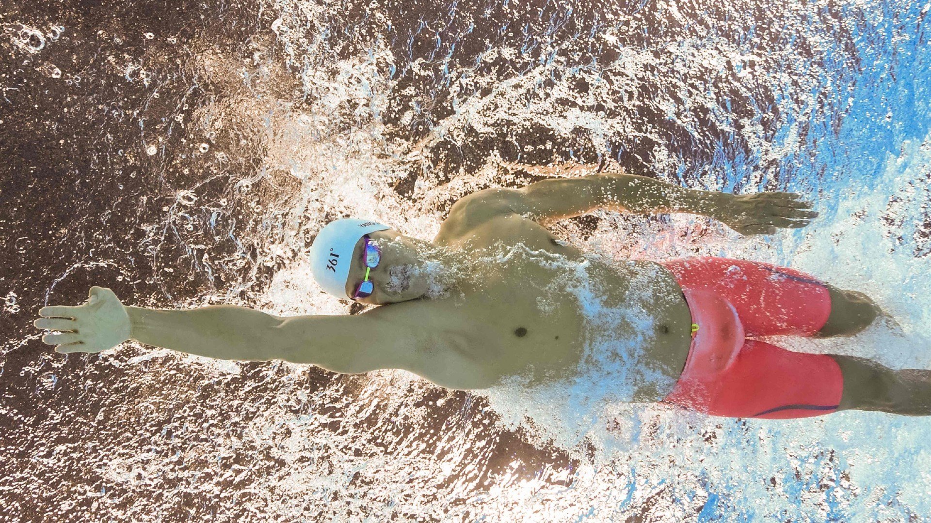 开云网页版登录入口-澳德蝶泳划频接近水面率更高，奥运蝶泳视频